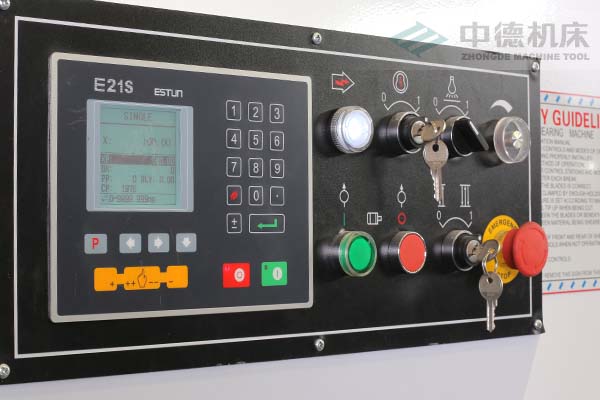 ZDS-2032E21数控体系.jpg